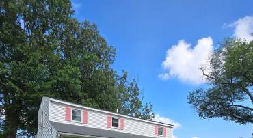 412 MARSHALL AVE, COLONIAL BEACH, Virginia 22443, 3 Bedrooms Bedrooms, ,2 BathroomsBathrooms,Residential,For sale,412 MARSHALL AVE,VAWE2010564 MLS # VAWE2010564