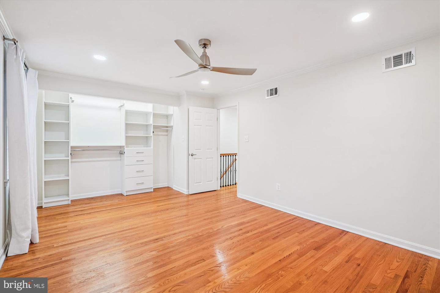 1605 DUNTERRY PL, MCLEAN, Virginia 22101, 3 Bedrooms Bedrooms, ,2 BathroomsBathrooms,Residential,For sale,1605 DUNTERRY PL,VAFX2293024 MLS # VAFX2293024