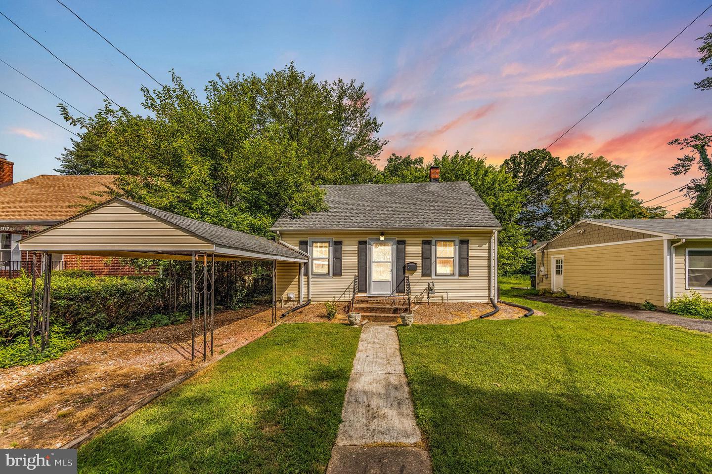 1311 ROWE ST, FREDERICKSBURG, Virginia 22401, 4 Bedrooms Bedrooms, 10 Rooms Rooms,2 BathroomsBathrooms,Residential,For sale,1311 ROWE ST,VAFB2009726 MLS # VAFB2009726