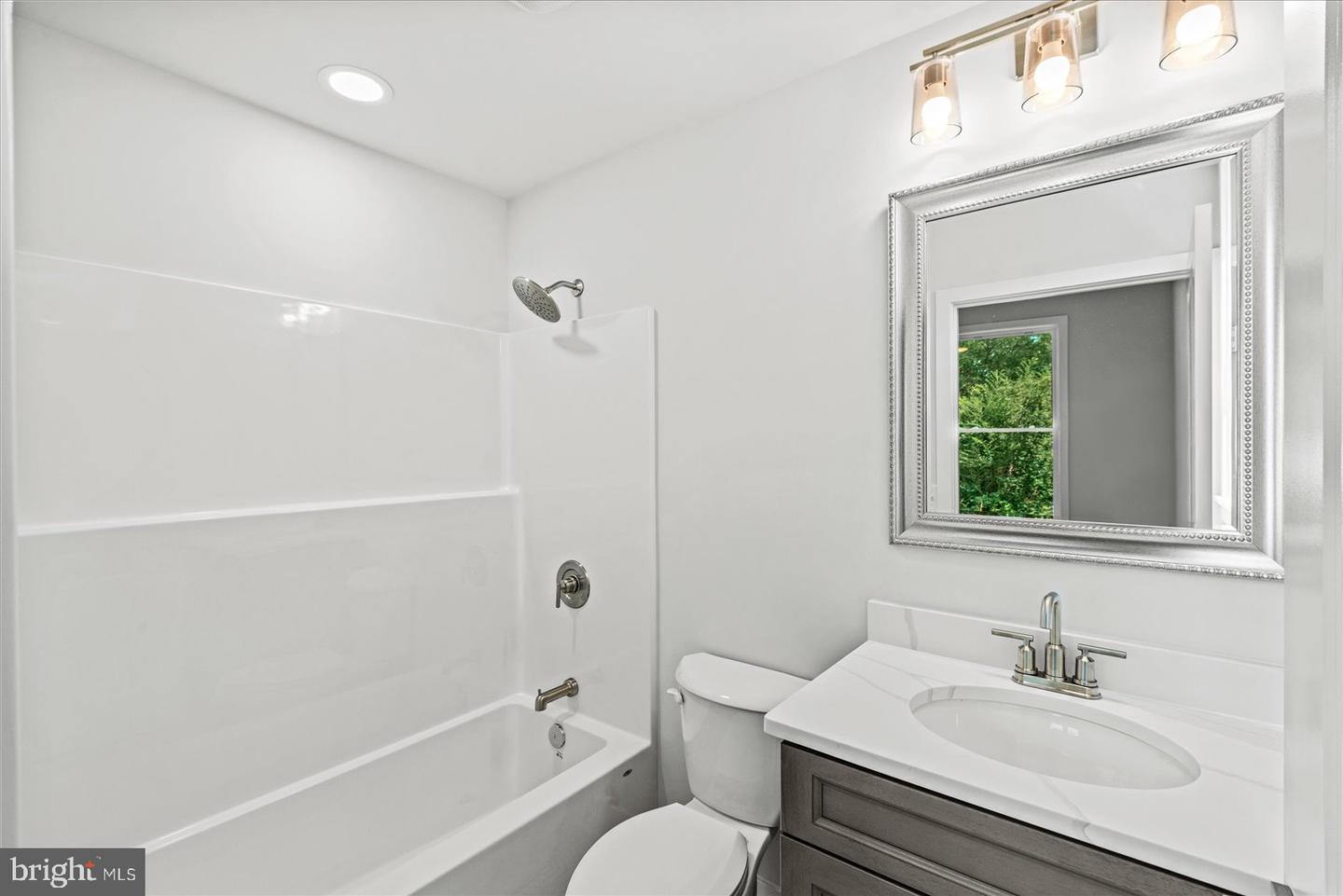 207 LINCOLN, COLONIAL BEACH, Virginia 22443, 4 Bedrooms Bedrooms, ,3 BathroomsBathrooms,Residential,For sale,207 LINCOLN,VAWE2009624 MLS # VAWE2009624