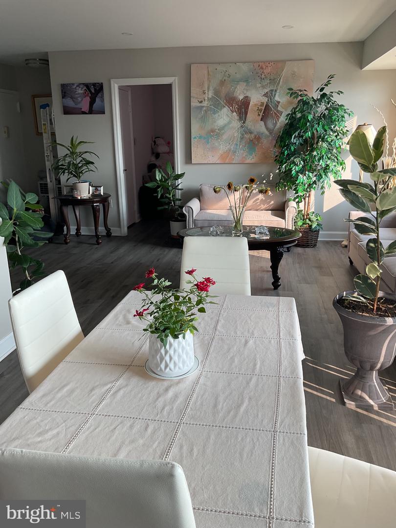 1602 RENATE DR #303, WOODBRIDGE, Virginia 22192, 3 Bedrooms Bedrooms, 4 Rooms Rooms,1 BathroomBathrooms,Residential,For sale,1602 RENATE DR #303,VAPW2103784 MLS # VAPW2103784