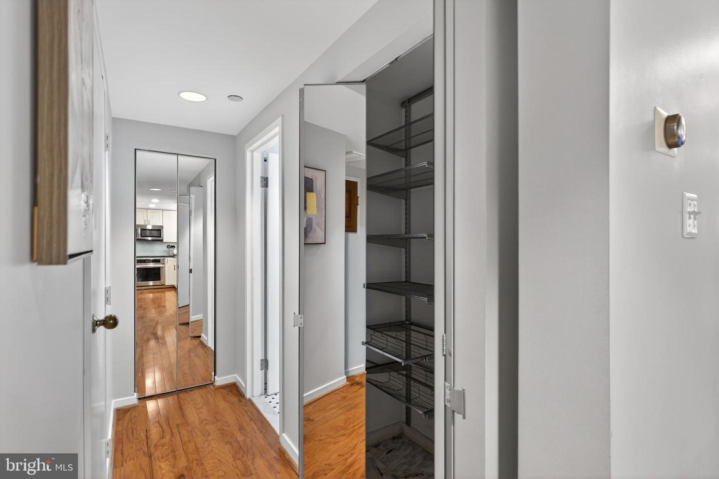 1530 KEY BLVD #327, ARLINGTON, Virginia 22209, 1 Bedroom Bedrooms, ,1 BathroomBathrooms,Residential,For sale,1530 KEY BLVD #327,VAAR2064228 MLS # VAAR2064228