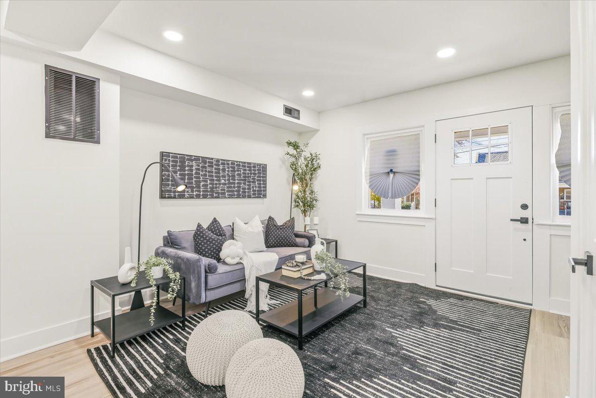 3310 12TH ST SE, WASHINGTON, District Of Columbia 20032, 4 Bedrooms Bedrooms, 4 Rooms Rooms,3 BathroomsBathrooms,Residential,For sale,3310 12TH ST SE,DCDC2231098 MLS # DCDC2231098