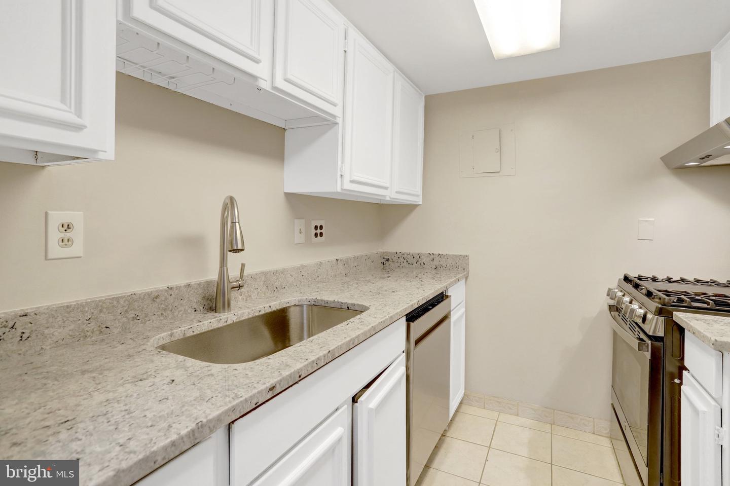 1300 ARMY NAVY DR #510, ARLINGTON, Virginia 22202, 1 Bedroom Bedrooms, ,1 BathroomBathrooms,Residential,For sale,1300 ARMY NAVY DR #510,VAAR2067342 MLS # VAAR2067342