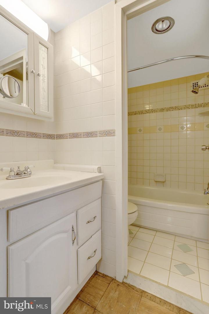 1300 ARMY NAVY DR #510, ARLINGTON, Virginia 22202, 1 Bedroom Bedrooms, ,1 BathroomBathrooms,Residential,For sale,1300 ARMY NAVY DR #510,VAAR2067342 MLS # VAAR2067342