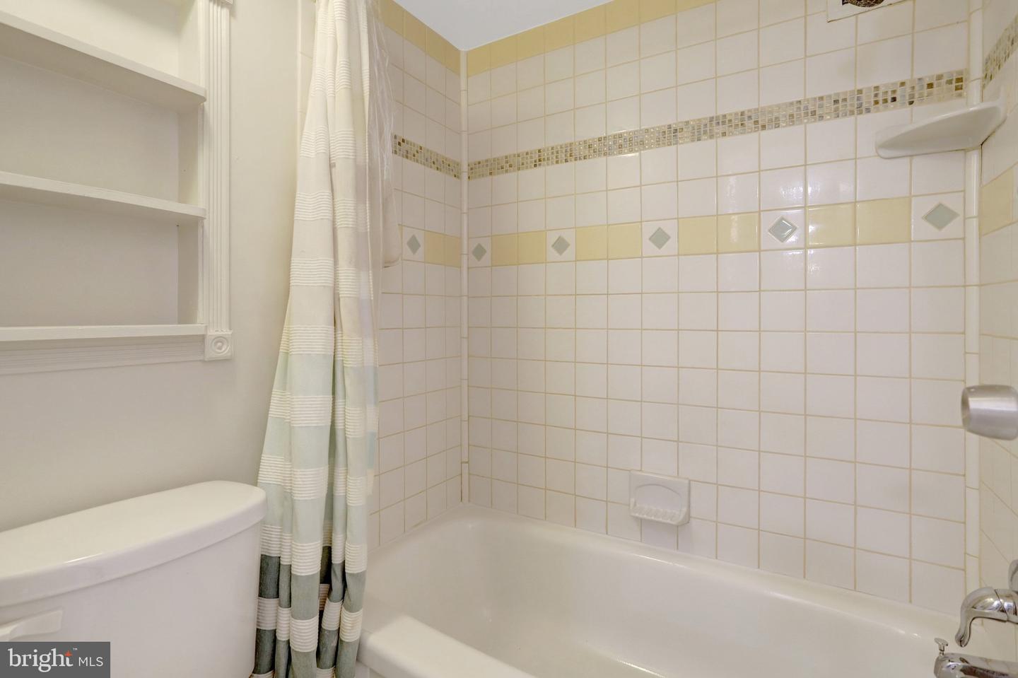 1300 ARMY NAVY DR #510, ARLINGTON, Virginia 22202, 1 Bedroom Bedrooms, ,1 BathroomBathrooms,Residential,For sale,1300 ARMY NAVY DR #510,VAAR2067342 MLS # VAAR2067342