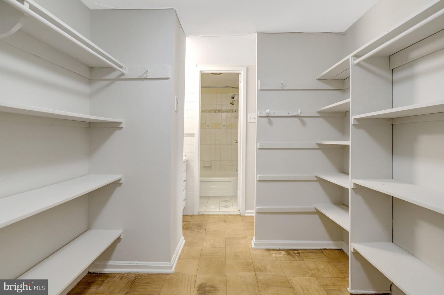 1300 ARMY NAVY DR #510, ARLINGTON, Virginia 22202, 1 Bedroom Bedrooms, ,1 BathroomBathrooms,Residential,For sale,1300 ARMY NAVY DR #510,VAAR2067342 MLS # VAAR2067342