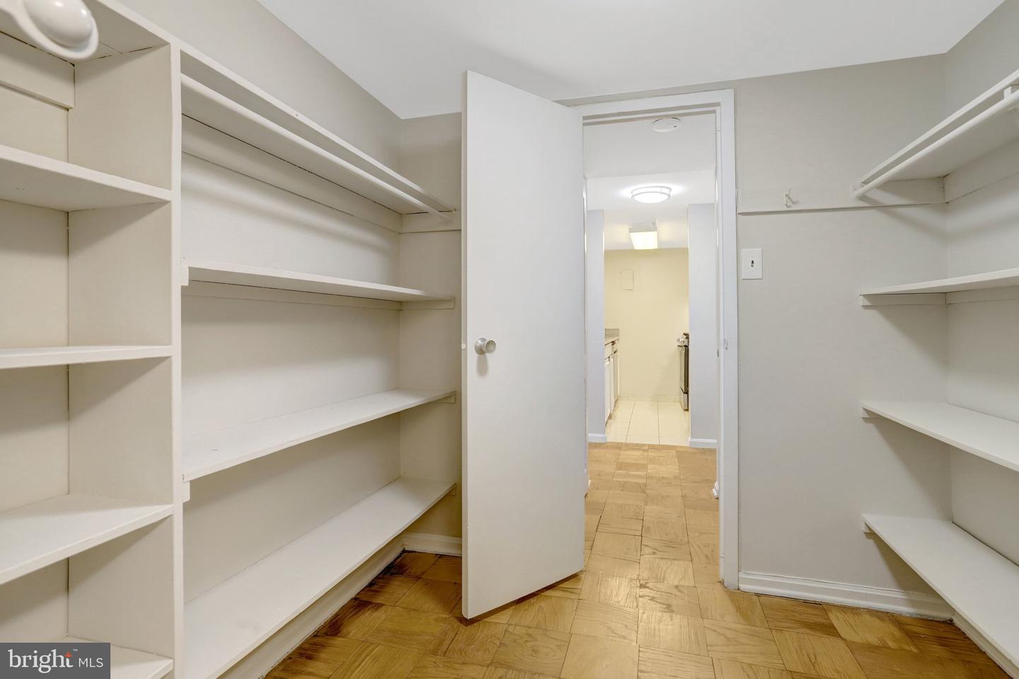 1300 ARMY NAVY DR #510, ARLINGTON, Virginia 22202, 1 Bedroom Bedrooms, ,1 BathroomBathrooms,Residential,For sale,1300 ARMY NAVY DR #510,VAAR2067342 MLS # VAAR2067342