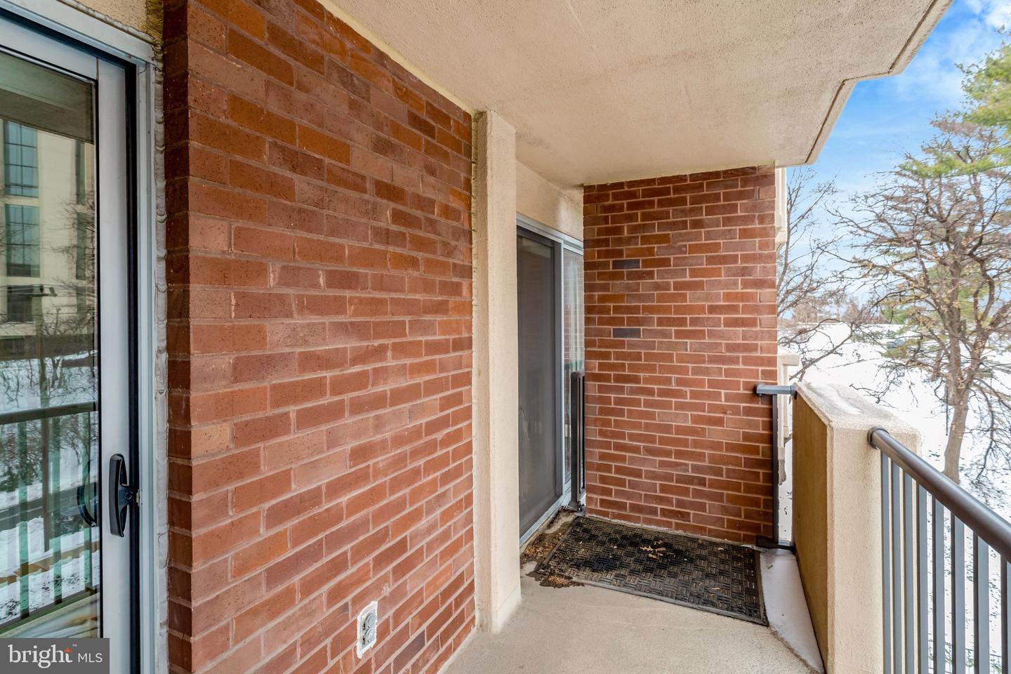 1300 ARMY NAVY DR #510, ARLINGTON, Virginia 22202, 1 Bedroom Bedrooms, ,1 BathroomBathrooms,Residential,For sale,1300 ARMY NAVY DR #510,VAAR2067342 MLS # VAAR2067342