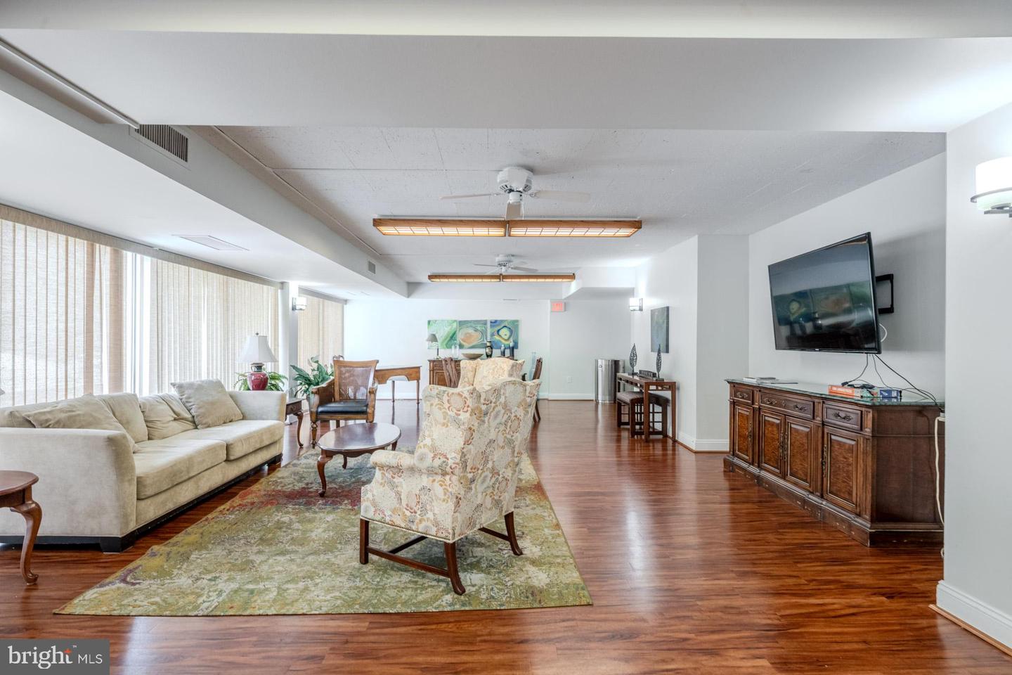 1300 ARMY NAVY DR #510, ARLINGTON, Virginia 22202, 1 Bedroom Bedrooms, ,1 BathroomBathrooms,Residential,For sale,1300 ARMY NAVY DR #510,VAAR2067342 MLS # VAAR2067342