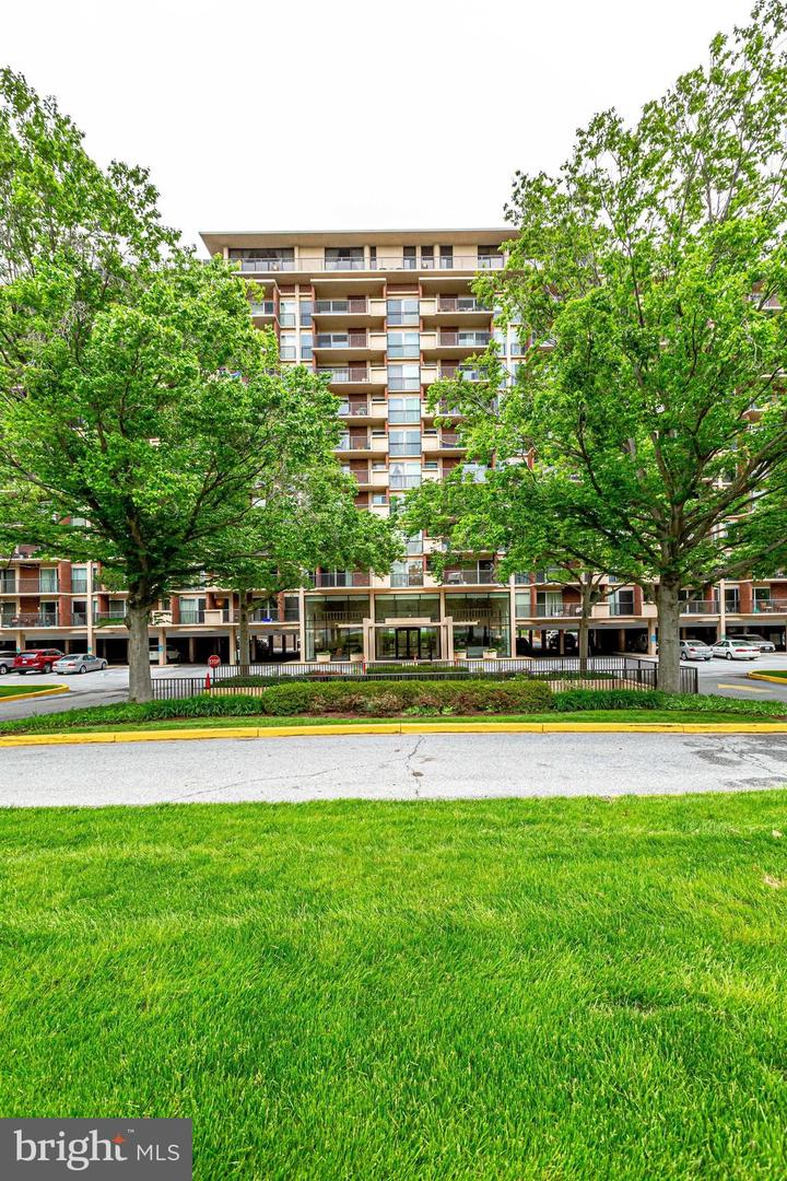 1300 ARMY NAVY DR #510, ARLINGTON, Virginia 22202, 1 Bedroom Bedrooms, ,1 BathroomBathrooms,Residential,For sale,1300 ARMY NAVY DR #510,VAAR2067342 MLS # VAAR2067342