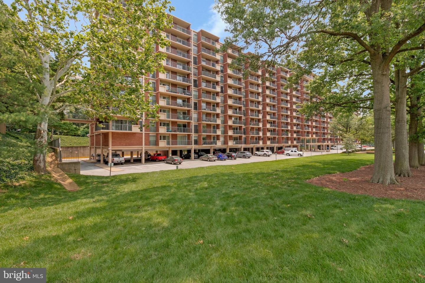 1300 ARMY NAVY DR #510, ARLINGTON, Virginia 22202, 1 Bedroom Bedrooms, ,1 BathroomBathrooms,Residential,For sale,1300 ARMY NAVY DR #510,VAAR2067342 MLS # VAAR2067342