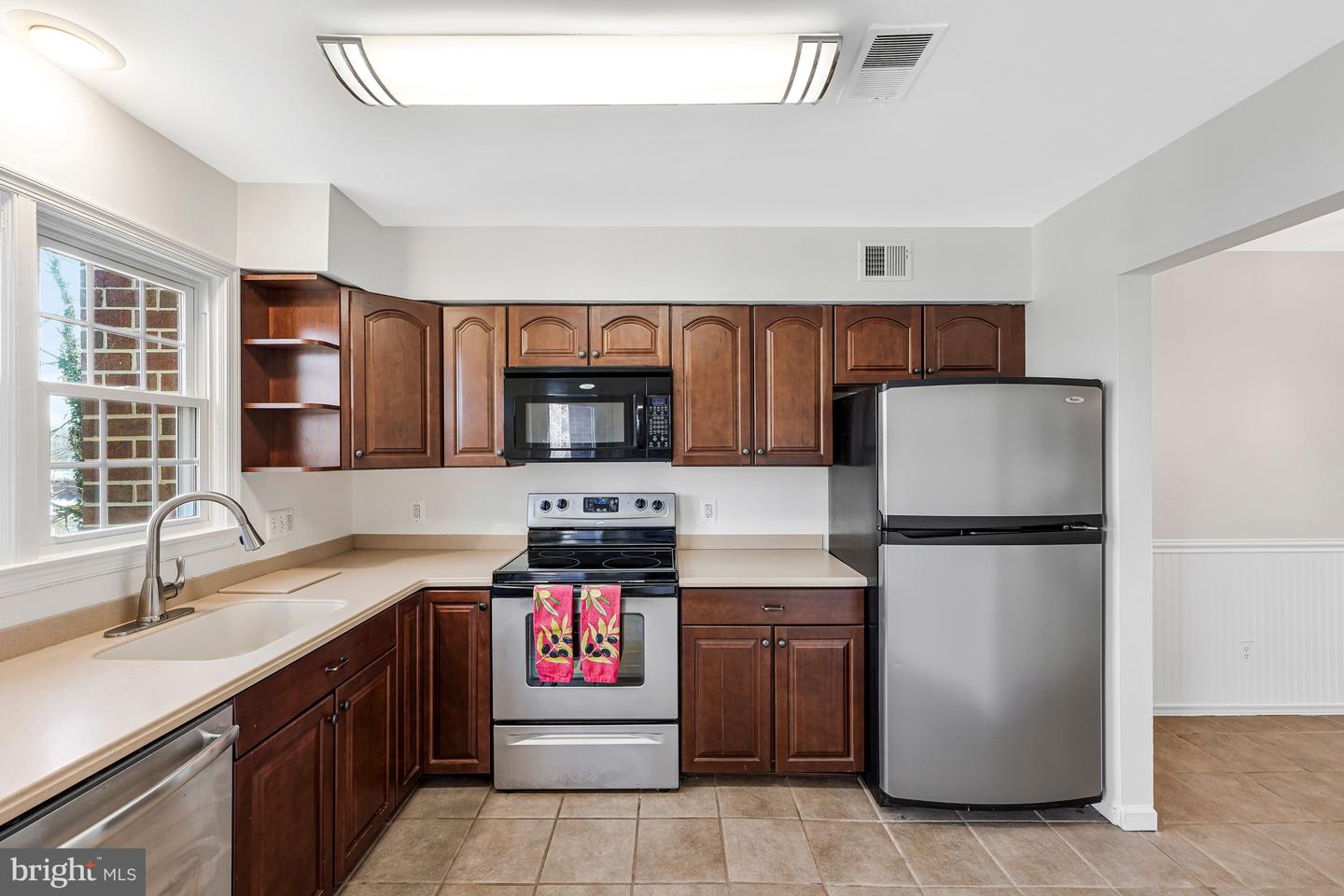 11144 BEAVER CT #11144, RESTON, Virginia 20191, 2 Bedrooms Bedrooms, 4 Rooms Rooms,2 BathroomsBathrooms,Residential,For sale,11144 BEAVER CT #11144,VAFX2288264 MLS # VAFX2288264