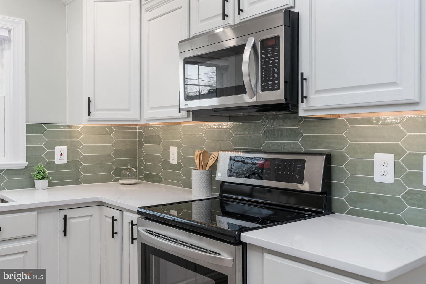 8 PATRICK HENRY ST, FREDERICKSBURG, Virginia 22405, 3 Bedrooms Bedrooms, ,1 BathroomBathrooms,Residential,For sale,8 PATRICK HENRY ST,VAST2046008 MLS # VAST2046008