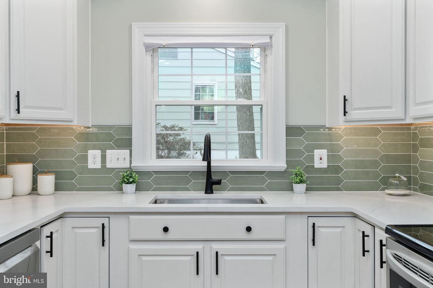 8 PATRICK HENRY ST, FREDERICKSBURG, Virginia 22405, 3 Bedrooms Bedrooms, ,1 BathroomBathrooms,Residential,For sale,8 PATRICK HENRY ST,VAST2046008 MLS # VAST2046008