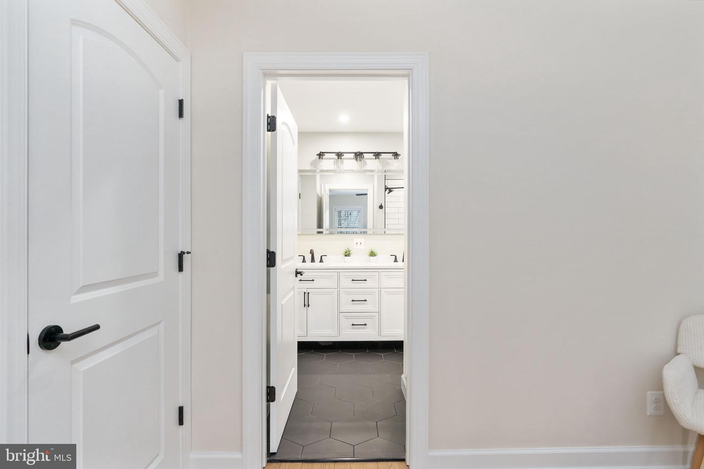 8 PATRICK HENRY ST, FREDERICKSBURG, Virginia 22405, 3 Bedrooms Bedrooms, ,1 BathroomBathrooms,Residential,For sale,8 PATRICK HENRY ST,VAST2046008 MLS # VAST2046008