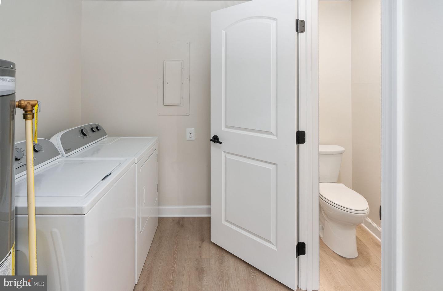 8 PATRICK HENRY ST, FREDERICKSBURG, Virginia 22405, 3 Bedrooms Bedrooms, ,1 BathroomBathrooms,Residential,For sale,8 PATRICK HENRY ST,VAST2046008 MLS # VAST2046008