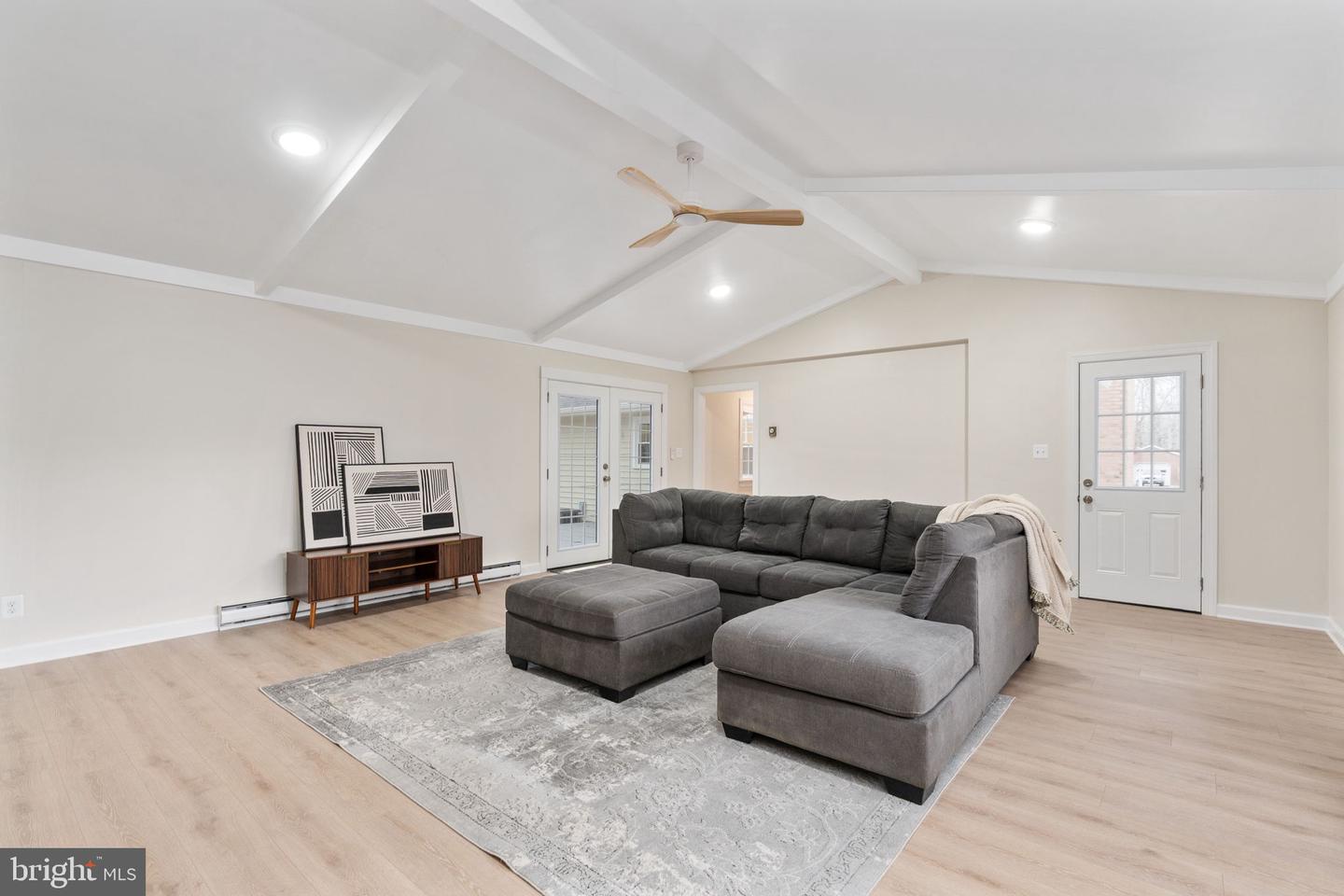 8 PATRICK HENRY ST, FREDERICKSBURG, Virginia 22405, 3 Bedrooms Bedrooms, ,1 BathroomBathrooms,Residential,For sale,8 PATRICK HENRY ST,VAST2046008 MLS # VAST2046008