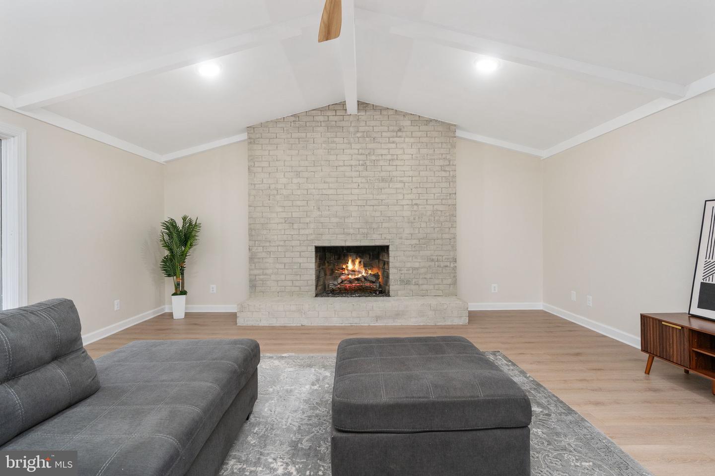 8 PATRICK HENRY ST, FREDERICKSBURG, Virginia 22405, 3 Bedrooms Bedrooms, ,1 BathroomBathrooms,Residential,For sale,8 PATRICK HENRY ST,VAST2046008 MLS # VAST2046008