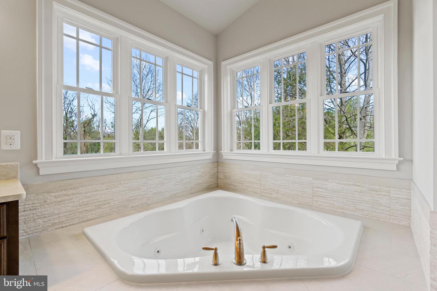 13725 ORLANDO RD, NOKESVILLE, Virginia 20181, 4 Bedrooms Bedrooms, ,4 BathroomsBathrooms,Residential,For sale,13725 ORLANDO RD,VAPW2112638 MLS # VAPW2112638