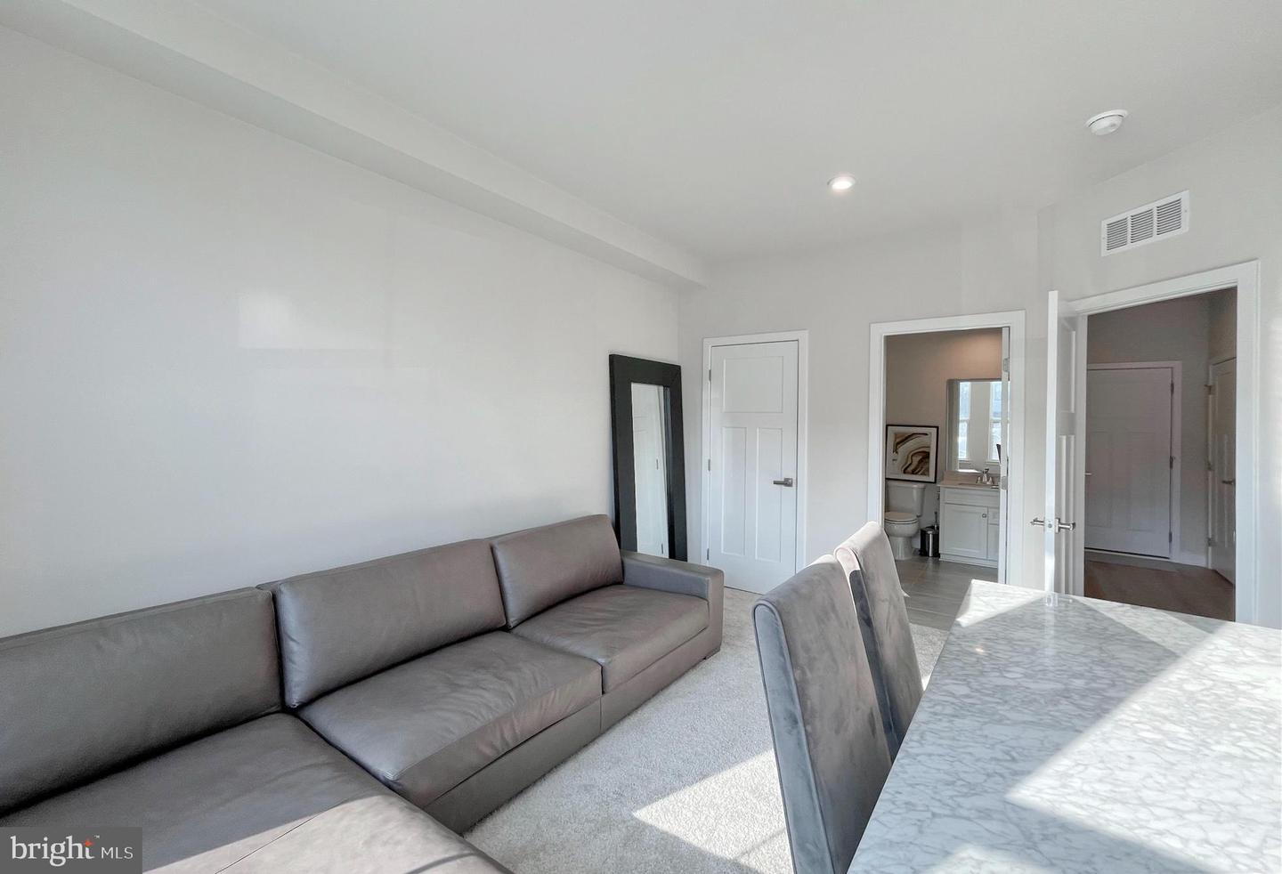 4456 SULFORD TER, CHANTILLY, Virginia 20151, 4 Bedrooms Bedrooms, ,3 BathroomsBathrooms,Residential,For sale,4456 SULFORD TER,VAFX2290188 MLS # VAFX2290188