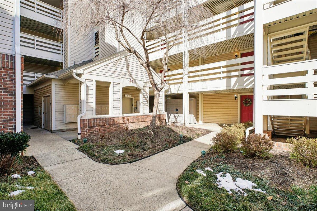 244 S REYNOLDS ST #109, ALEXANDRIA, Virginia 22304, ,Residential,For sale,244 S REYNOLDS ST #109,VAAX2054490 MLS # VAAX2054490