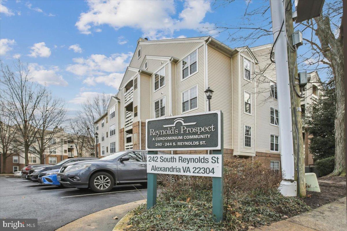 244 S REYNOLDS ST #109, ALEXANDRIA, Virginia 22304, ,Residential,For sale,244 S REYNOLDS ST #109,VAAX2054490 MLS # VAAX2054490