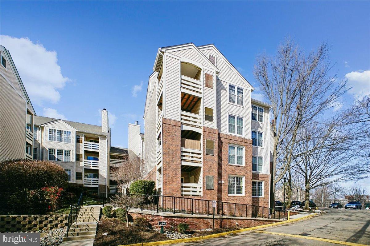 244 S REYNOLDS ST #109, ALEXANDRIA, Virginia 22304, ,Residential,For sale,244 S REYNOLDS ST #109,VAAX2054490 MLS # VAAX2054490
