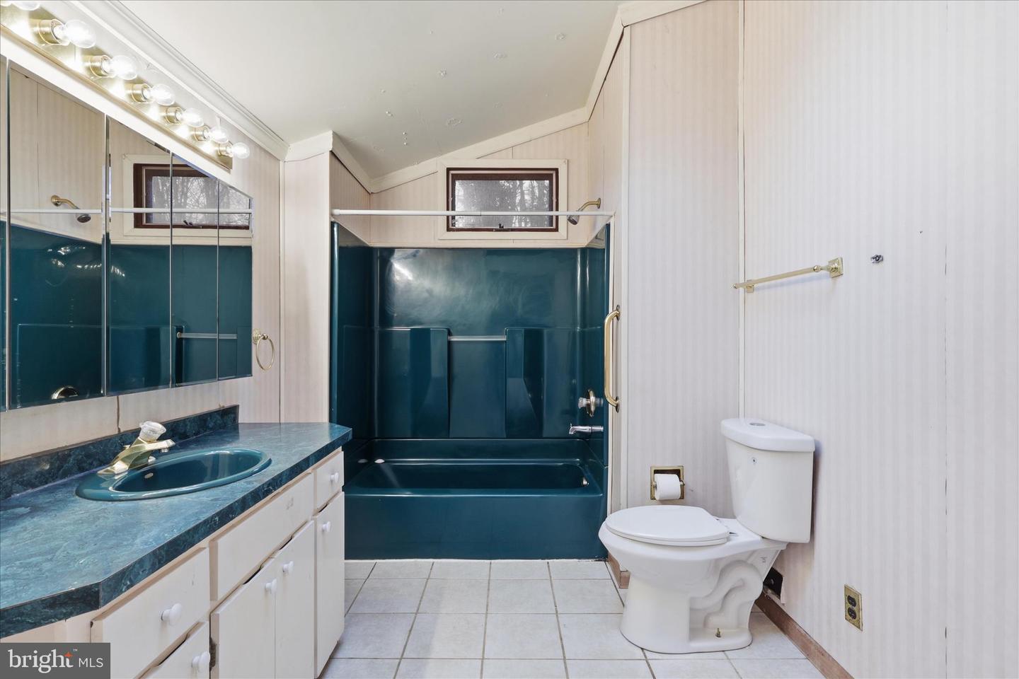 5196 JACKSON CT, WARRENTON, Virginia 20187, 5 Bedrooms Bedrooms, ,3 BathroomsBathrooms,Residential,For sale,5196 JACKSON CT,VAFQ2020732 MLS # VAFQ2020732