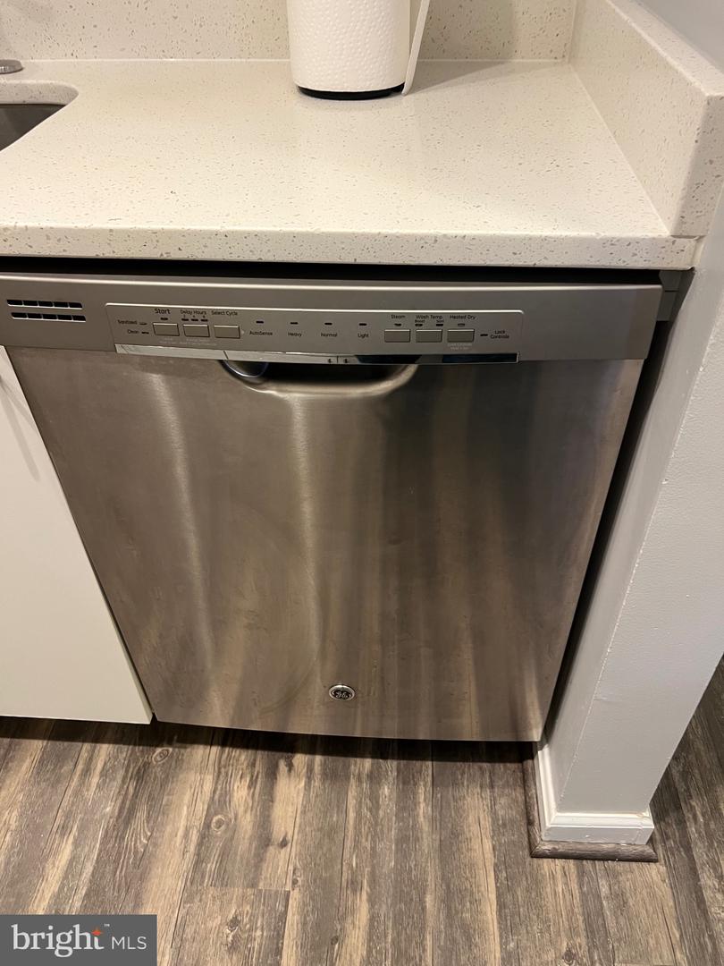 5918 COVE LANDING RD #204, BURKE, Virginia 22015, 2 Bedrooms Bedrooms, 4 Rooms Rooms,2 BathroomsBathrooms,Residential,For sale,5918 COVE LANDING RD #204,VAFX2293032 MLS # VAFX2293032 5918 COVE LANDING RD #204, BURKE, Virginia 22015, 2 Bedrooms Bedrooms, 4 Rooms Rooms,2 BathroomsBathrooms,Residential,For sale,5918 COVE LANDING RD #204,VAFX2293032 MLS # VAFX2293032