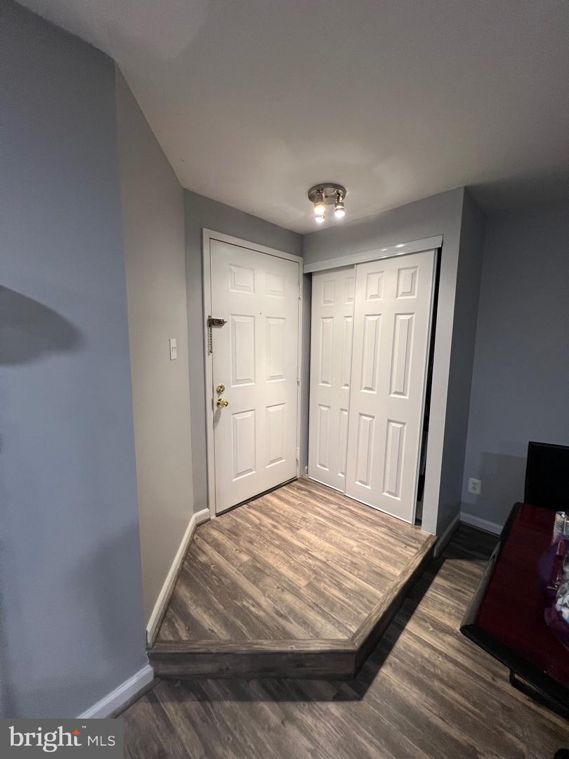 5918 COVE LANDING RD #204, BURKE, Virginia 22015, 2 Bedrooms Bedrooms, 4 Rooms Rooms,2 BathroomsBathrooms,Residential,For sale,5918 COVE LANDING RD #204,VAFX2293032 MLS # VAFX2293032 5918 COVE LANDING RD #204, BURKE, Virginia 22015, 2 Bedrooms Bedrooms, 4 Rooms Rooms,2 BathroomsBathrooms,Residential,For sale,5918 COVE LANDING RD #204,VAFX2293032 MLS # VAFX2293032