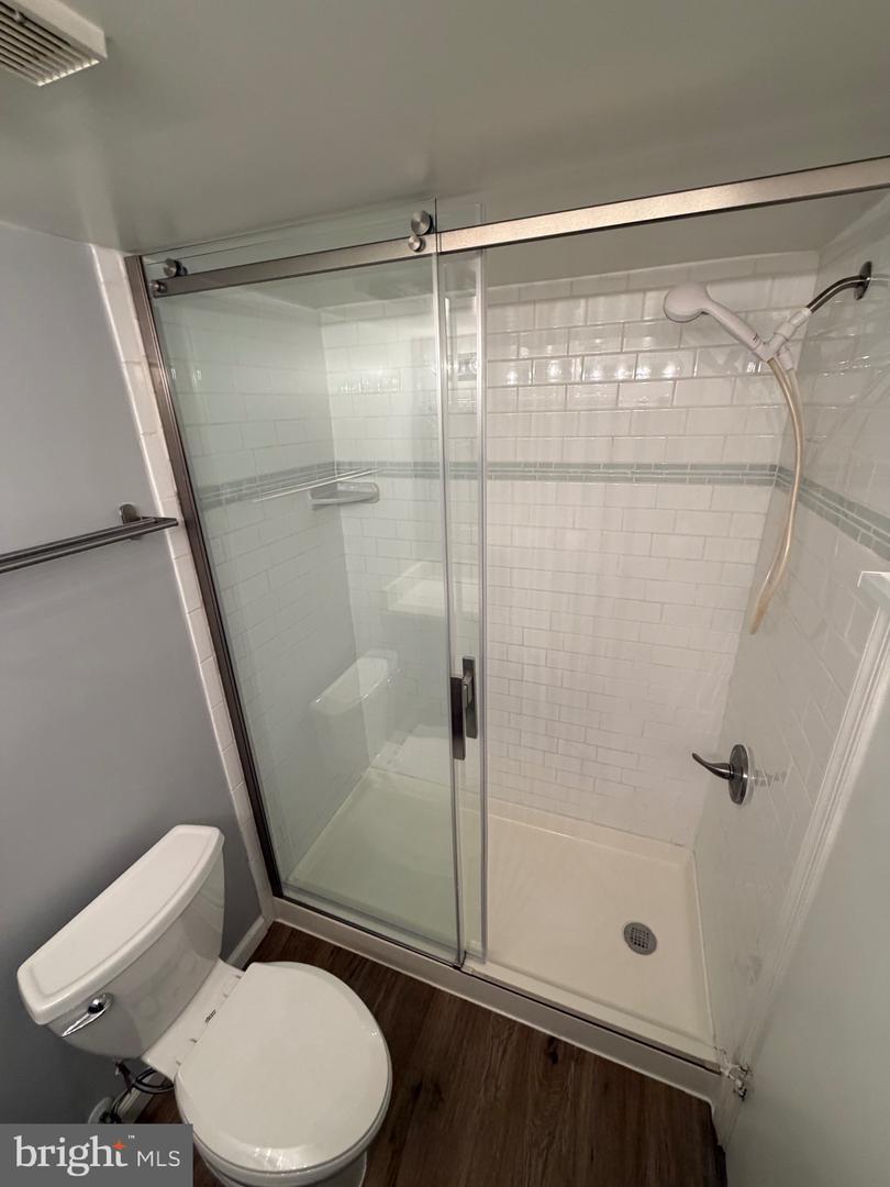 5918 COVE LANDING RD #204, BURKE, Virginia 22015, 2 Bedrooms Bedrooms, 4 Rooms Rooms,2 BathroomsBathrooms,Residential,For sale,5918 COVE LANDING RD #204,VAFX2293032 MLS # VAFX2293032 5918 COVE LANDING RD #204, BURKE, Virginia 22015, 2 Bedrooms Bedrooms, 4 Rooms Rooms,2 BathroomsBathrooms,Residential,For sale,5918 COVE LANDING RD #204,VAFX2293032 MLS # VAFX2293032