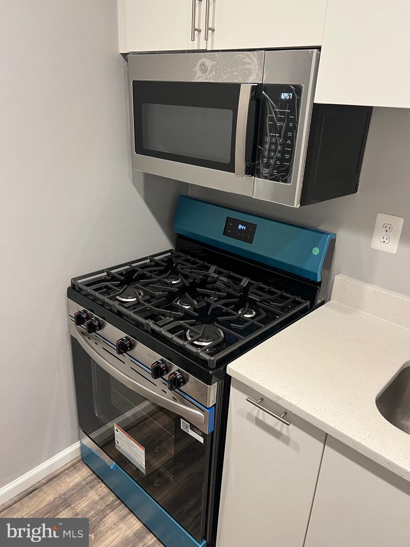 5918 COVE LANDING RD #204, BURKE, Virginia 22015, 2 Bedrooms Bedrooms, 4 Rooms Rooms,2 BathroomsBathrooms,Residential,For sale,5918 COVE LANDING RD #204,VAFX2293032 MLS # VAFX2293032 5918 COVE LANDING RD #204, BURKE, Virginia 22015, 2 Bedrooms Bedrooms, 4 Rooms Rooms,2 BathroomsBathrooms,Residential,For sale,5918 COVE LANDING RD #204,VAFX2293032 MLS # VAFX2293032