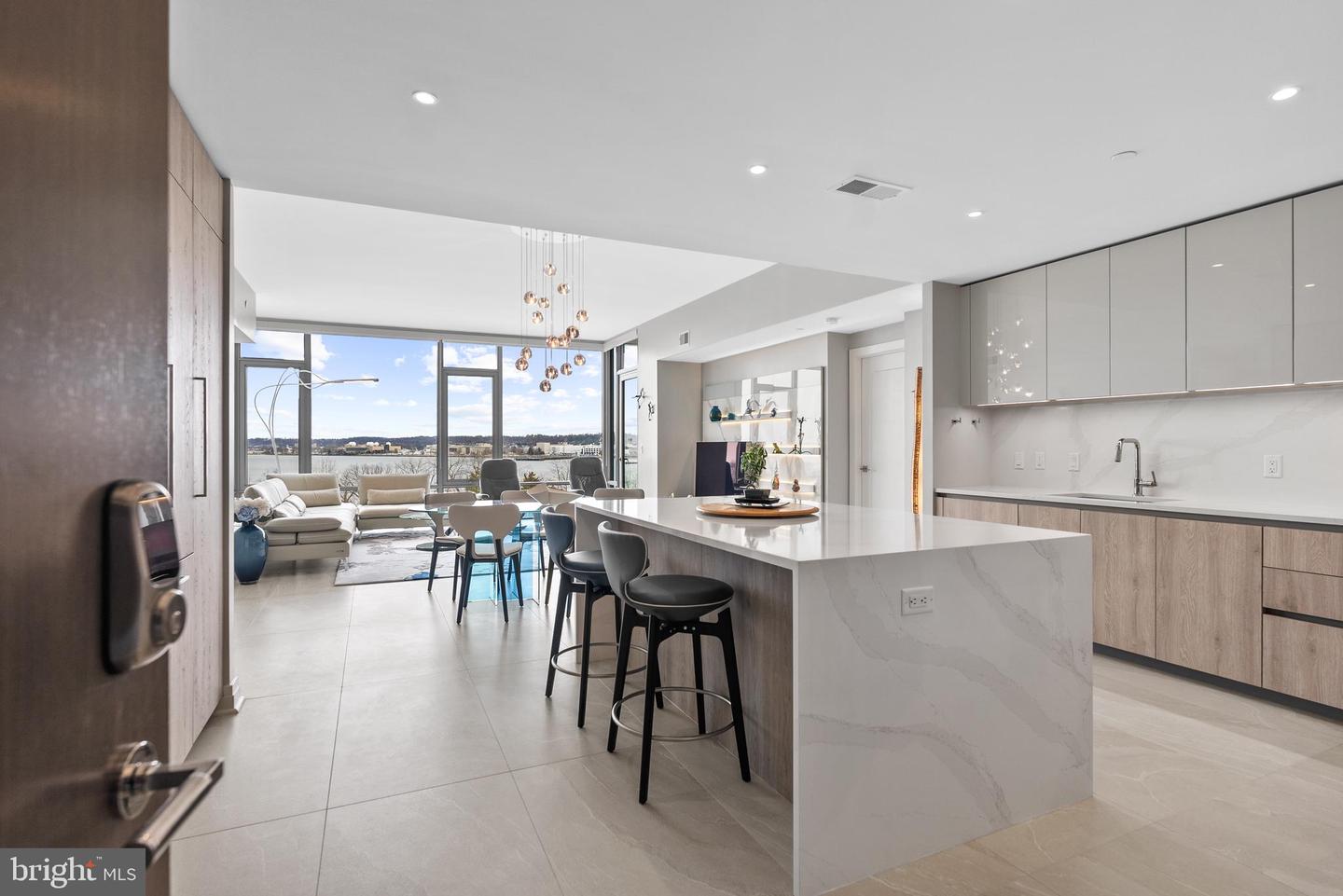 1201 N ROYAL ST #405, ALEXANDRIA, Virginia 22314, 2 Bedrooms Bedrooms, ,2 BathroomsBathrooms,Residential,For sale,1201 N ROYAL ST #405,VAAX2054492 MLS # VAAX2054492