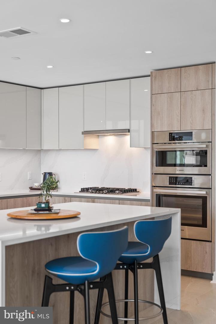 1201 N ROYAL ST #405, ALEXANDRIA, Virginia 22314, 2 Bedrooms Bedrooms, ,2 BathroomsBathrooms,Residential,For sale,1201 N ROYAL ST #405,VAAX2054492 MLS # VAAX2054492