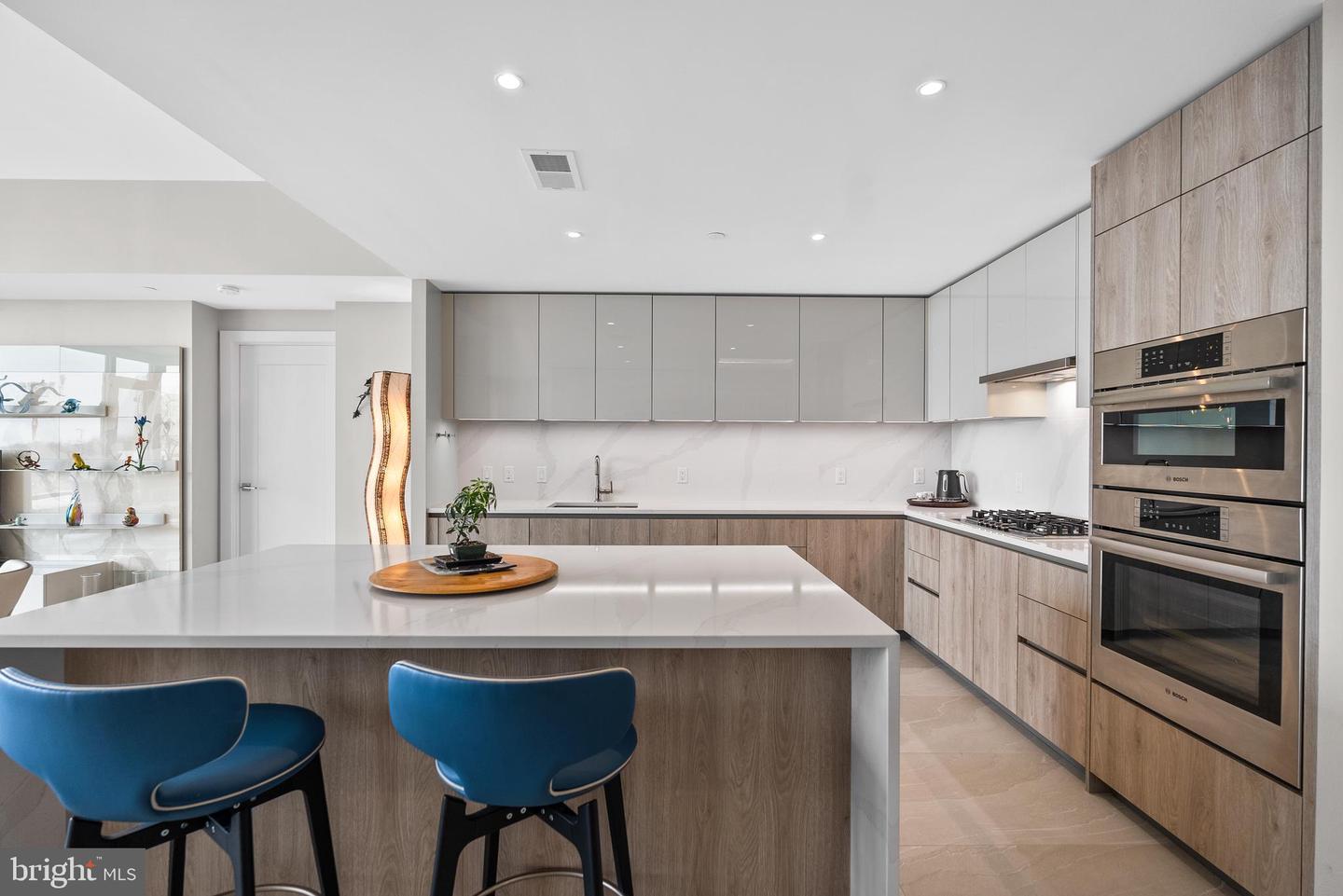 1201 N ROYAL ST #405, ALEXANDRIA, Virginia 22314, 2 Bedrooms Bedrooms, ,2 BathroomsBathrooms,Residential,For sale,1201 N ROYAL ST #405,VAAX2054492 MLS # VAAX2054492