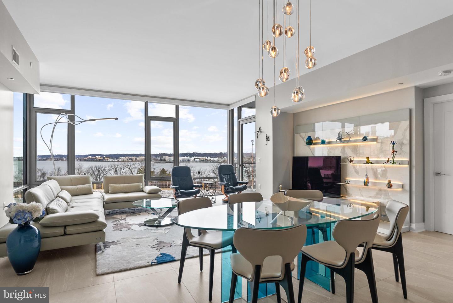 1201 N ROYAL ST #405, ALEXANDRIA, Virginia 22314, 2 Bedrooms Bedrooms, ,2 BathroomsBathrooms,Residential,For sale,1201 N ROYAL ST #405,VAAX2054492 MLS # VAAX2054492