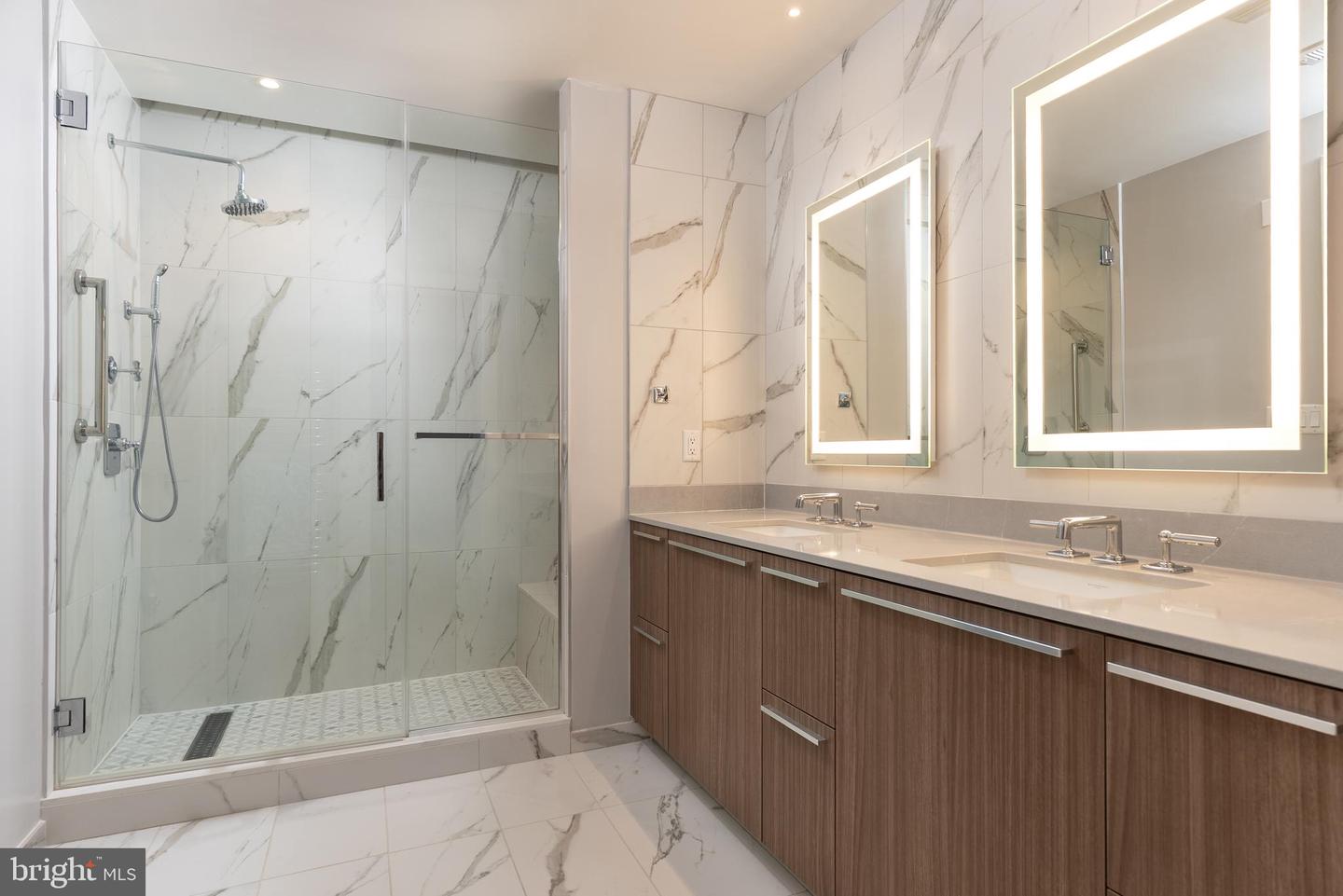 1201 N ROYAL ST #405, ALEXANDRIA, Virginia 22314, 2 Bedrooms Bedrooms, ,2 BathroomsBathrooms,Residential,For sale,1201 N ROYAL ST #405,VAAX2054492 MLS # VAAX2054492