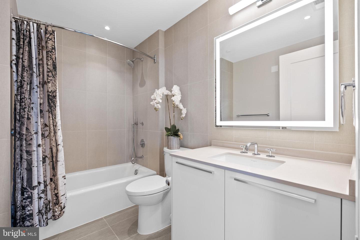 1201 N ROYAL ST #405, ALEXANDRIA, Virginia 22314, 2 Bedrooms Bedrooms, ,2 BathroomsBathrooms,Residential,For sale,1201 N ROYAL ST #405,VAAX2054492 MLS # VAAX2054492