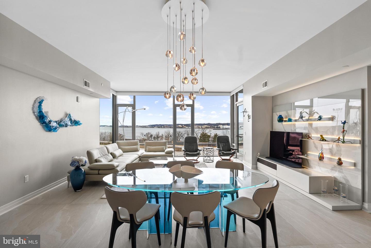 1201 N ROYAL ST #405, ALEXANDRIA, Virginia 22314, 2 Bedrooms Bedrooms, ,2 BathroomsBathrooms,Residential,For sale,1201 N ROYAL ST #405,VAAX2054492 MLS # VAAX2054492