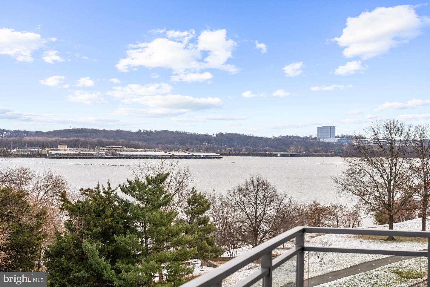 1201 N ROYAL ST #405, ALEXANDRIA, Virginia 22314, 2 Bedrooms Bedrooms, ,2 BathroomsBathrooms,Residential,For sale,1201 N ROYAL ST #405,VAAX2054492 MLS # VAAX2054492