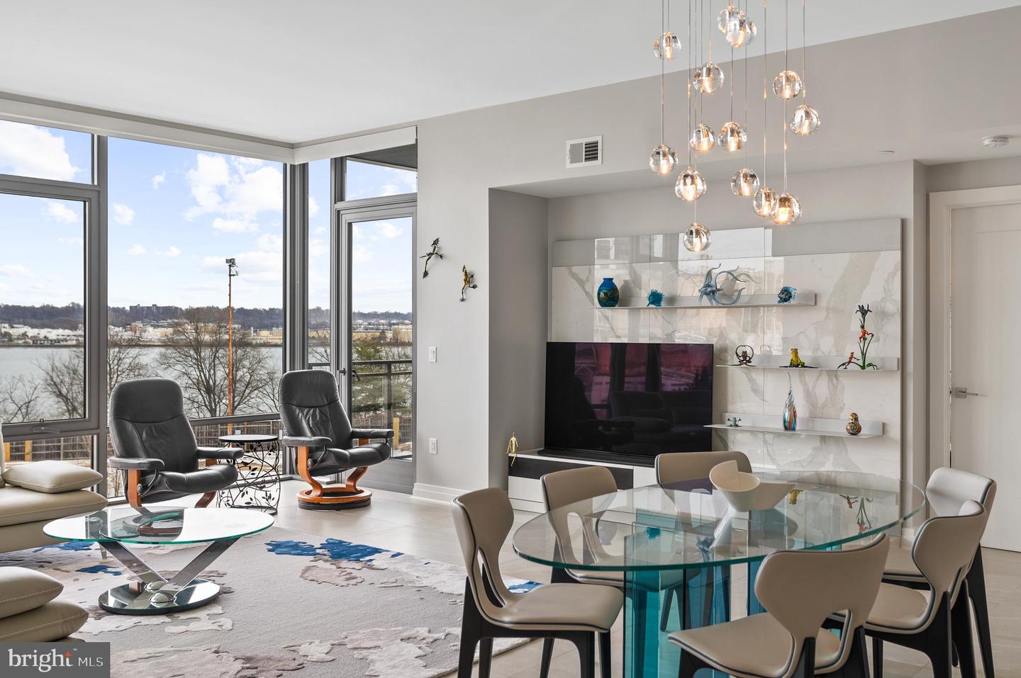 1201 N ROYAL ST #405, ALEXANDRIA, Virginia 22314, 2 Bedrooms Bedrooms, ,2 BathroomsBathrooms,Residential,For sale,1201 N ROYAL ST #405,VAAX2054492 MLS # VAAX2054492