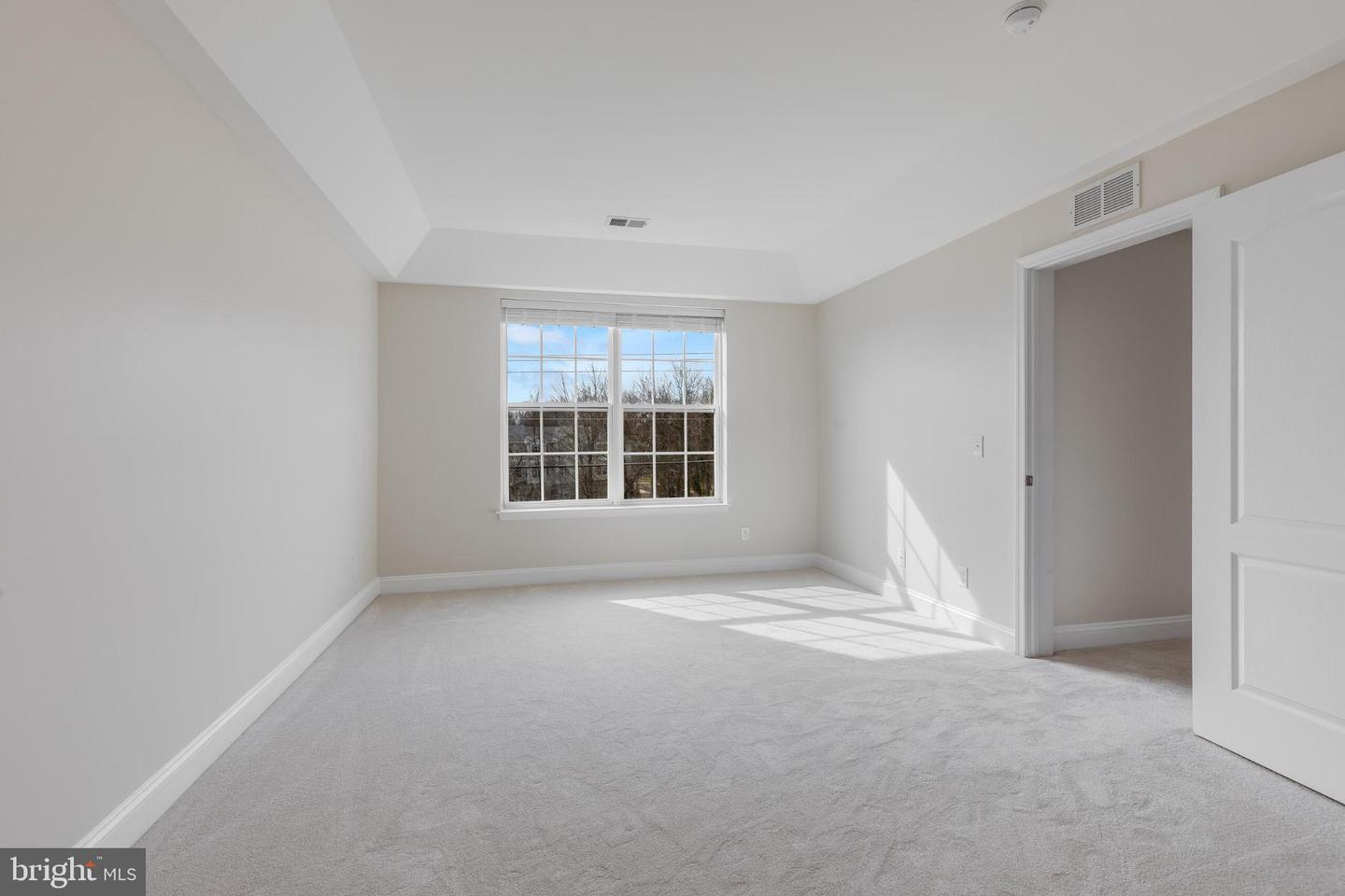 9204 CHARLESTON DR #206, MANASSAS, Virginia 20110, 2 Bedrooms Bedrooms, 4 Rooms Rooms,2 BathroomsBathrooms,Residential,For sale,9204 CHARLESTON DR #206,VAMN2010332 MLS # VAMN2010332