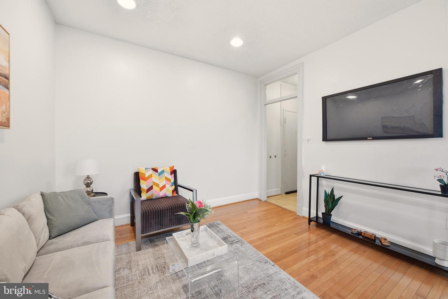 1401 COLUMBIA RD NW #414, WASHINGTON, District Of Columbia 20009, 1 Bedroom Bedrooms, 4 Rooms Rooms,1 BathroomBathrooms,Residential,For sale,1401 COLUMBIA RD NW #414,DCDC2247932 MLS # DCDC2247932
