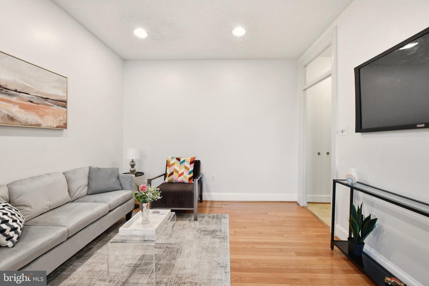 1401 COLUMBIA RD NW #414, WASHINGTON, District Of Columbia 20009, 1 Bedroom Bedrooms, 4 Rooms Rooms,1 BathroomBathrooms,Residential,For sale,1401 COLUMBIA RD NW #414,DCDC2247932 MLS # DCDC2247932