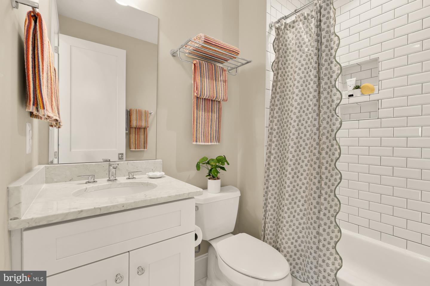 1415 F ST NE, WASHINGTON, District Of Columbia 20002, 3 Bedrooms Bedrooms, ,3 BathroomsBathrooms,Residential,For sale,1415 F ST NE,DCDC2247964 MLS # DCDC2247964