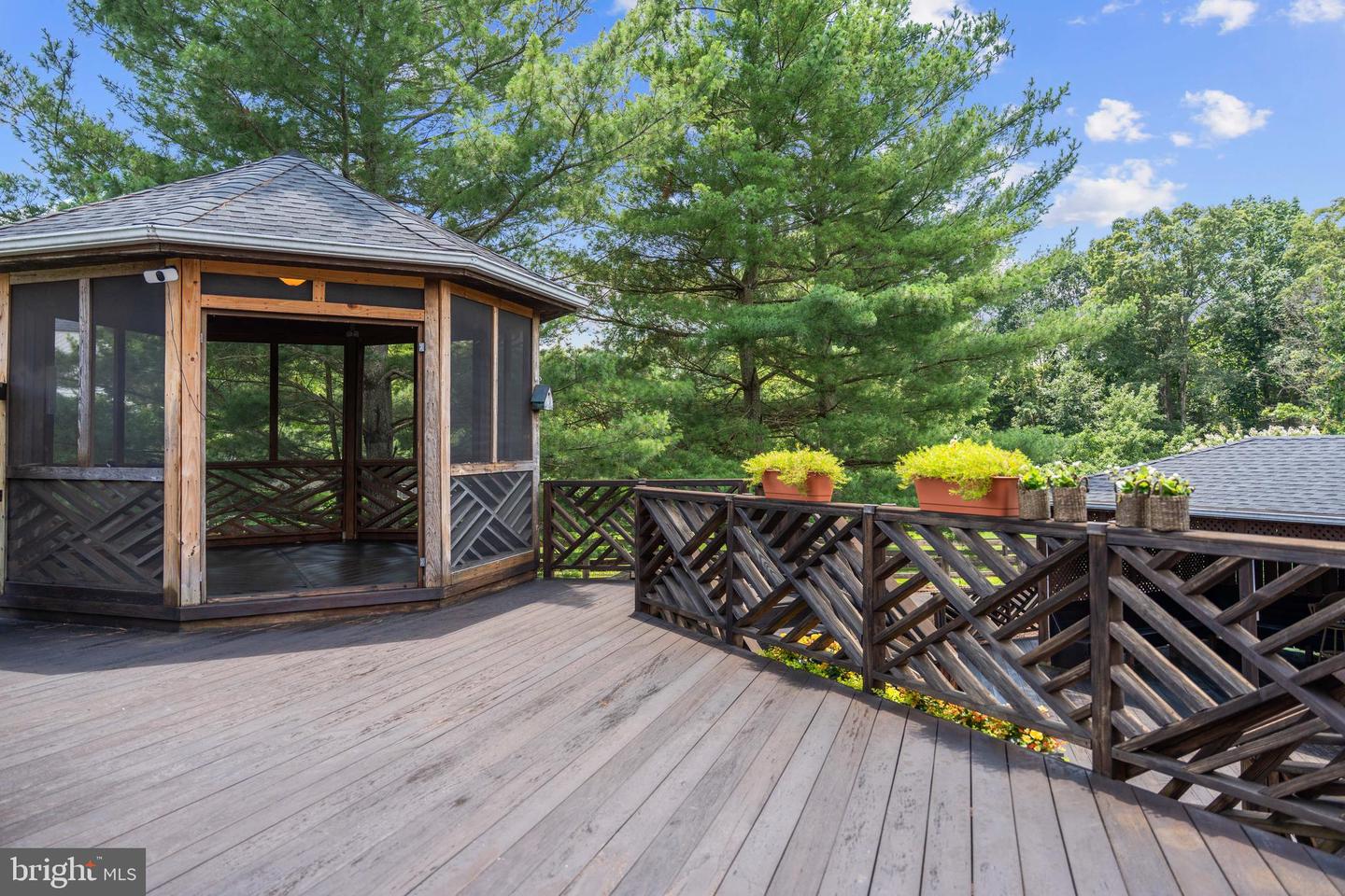 5340 CHANDLEY FARM CIR, CENTREVILLE, Virginia 20120, 6 Bedrooms Bedrooms, ,4 BathroomsBathrooms,Residential,For sale,5340 CHANDLEY FARM CIR,VAFX2292960 MLS # VAFX2292960