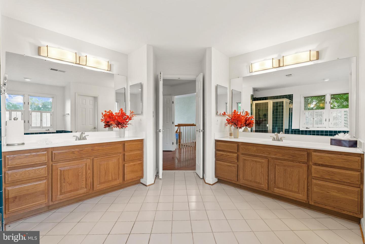 5340 CHANDLEY FARM CIR, CENTREVILLE, Virginia 20120, 6 Bedrooms Bedrooms, ,4 BathroomsBathrooms,Residential,For sale,5340 CHANDLEY FARM CIR,VAFX2292960 MLS # VAFX2292960