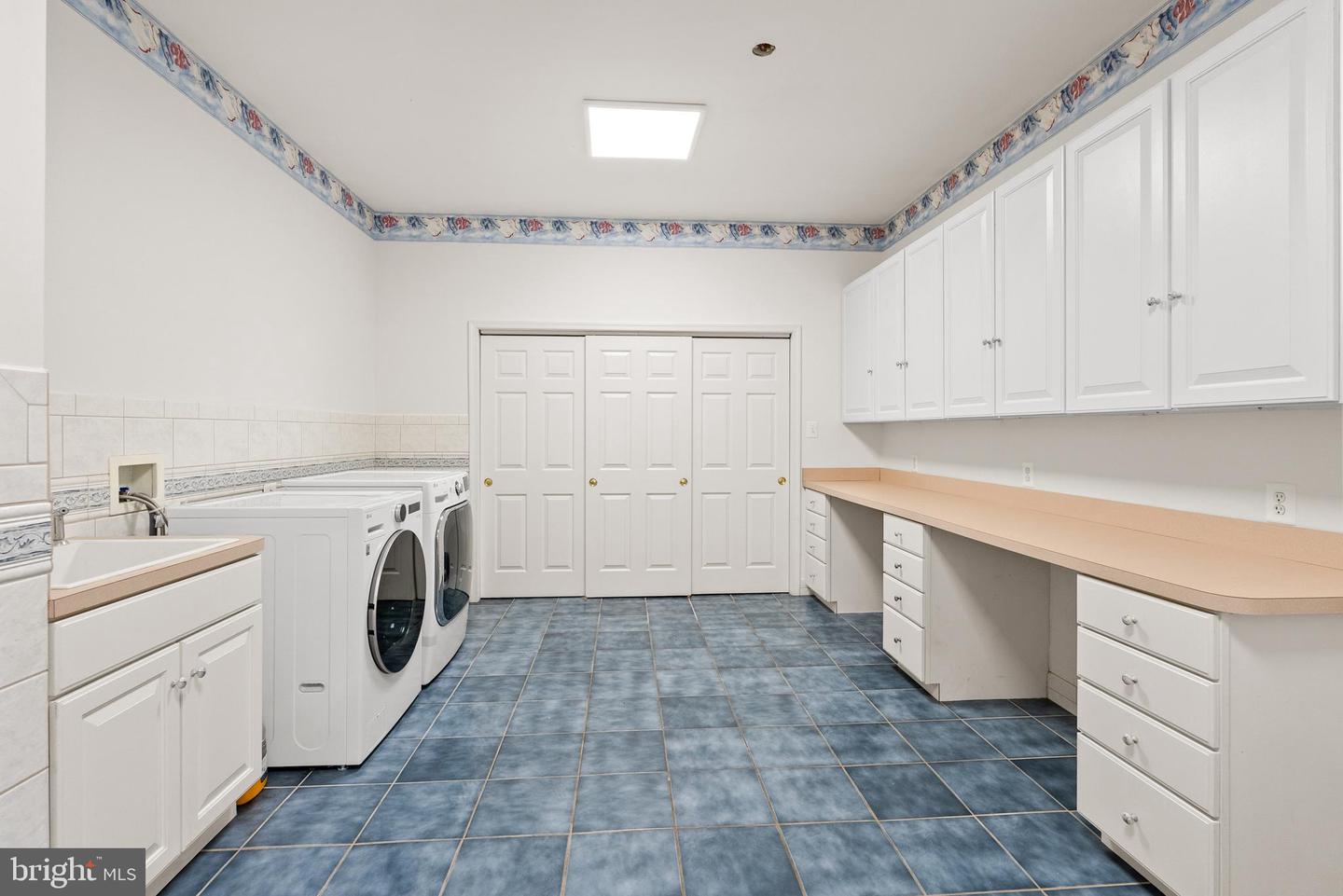 5340 CHANDLEY FARM CIR, CENTREVILLE, Virginia 20120, 6 Bedrooms Bedrooms, ,4 BathroomsBathrooms,Residential,For sale,5340 CHANDLEY FARM CIR,VAFX2292960 MLS # VAFX2292960