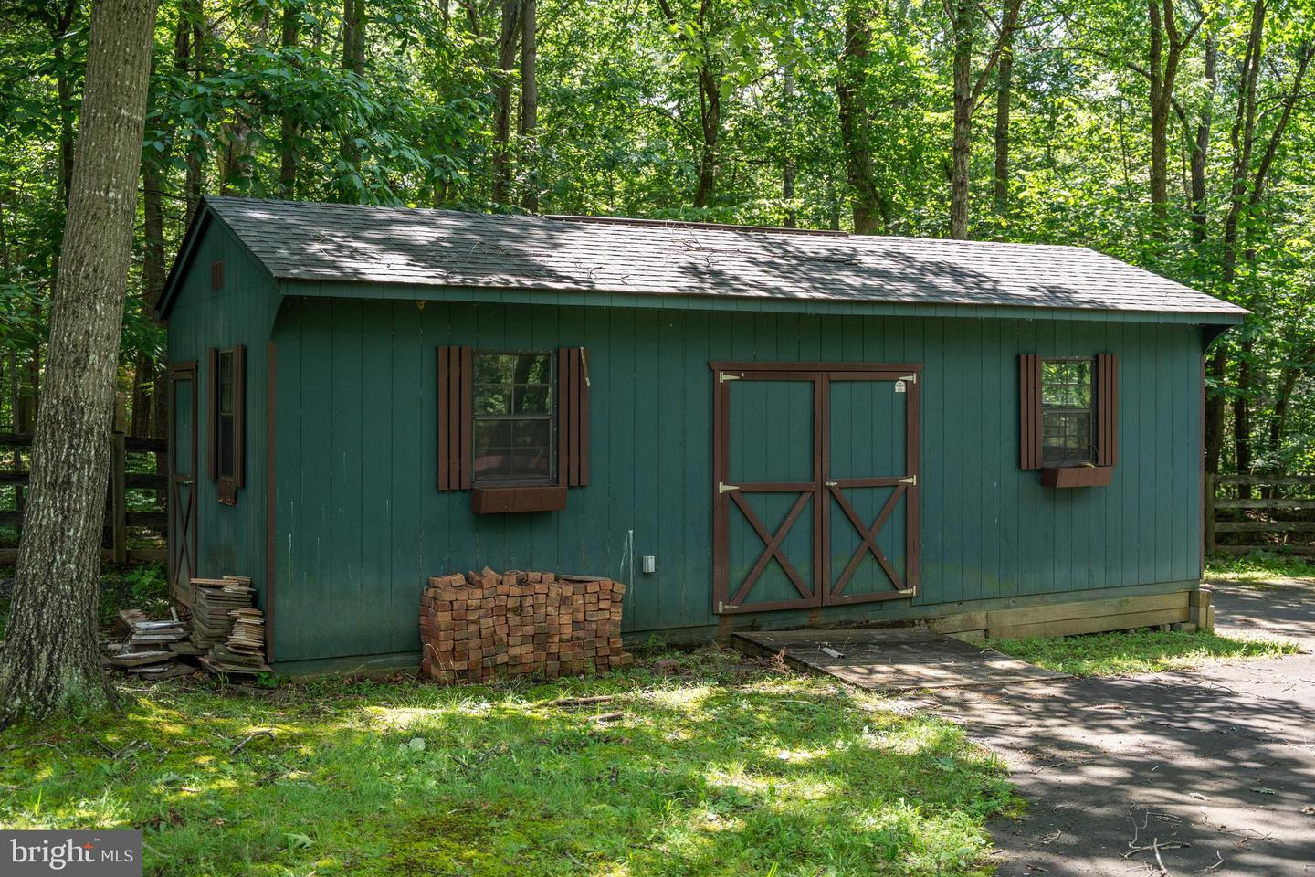 5340 CHANDLEY FARM CIR, CENTREVILLE, Virginia 20120, 6 Bedrooms Bedrooms, ,4 BathroomsBathrooms,Residential,For sale,5340 CHANDLEY FARM CIR,VAFX2292960 MLS # VAFX2292960